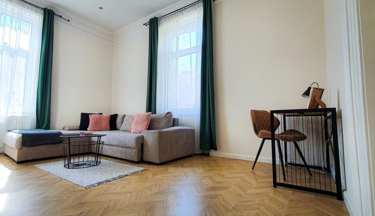 Smaragd Apartman Győr Eksteriør billede